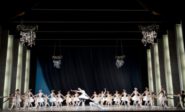 ROH Live- The Royal Ballet: A Diamond Celebration (12A)