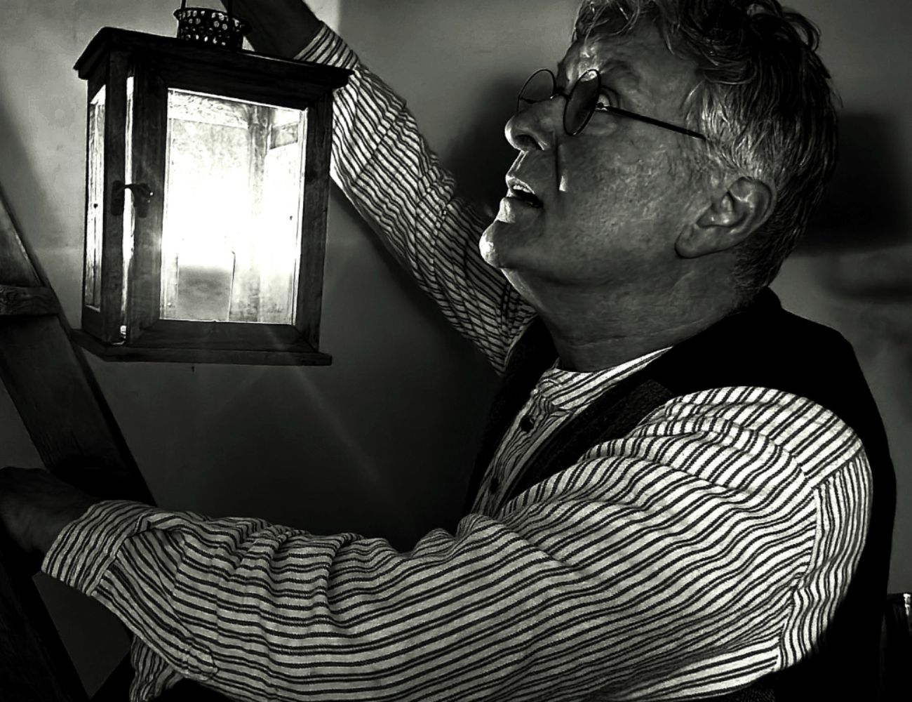 Live & Local: Dead on Cue